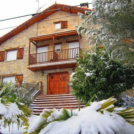 La Casona De Collado Guest House Hoyos del Collado Exterior photo
