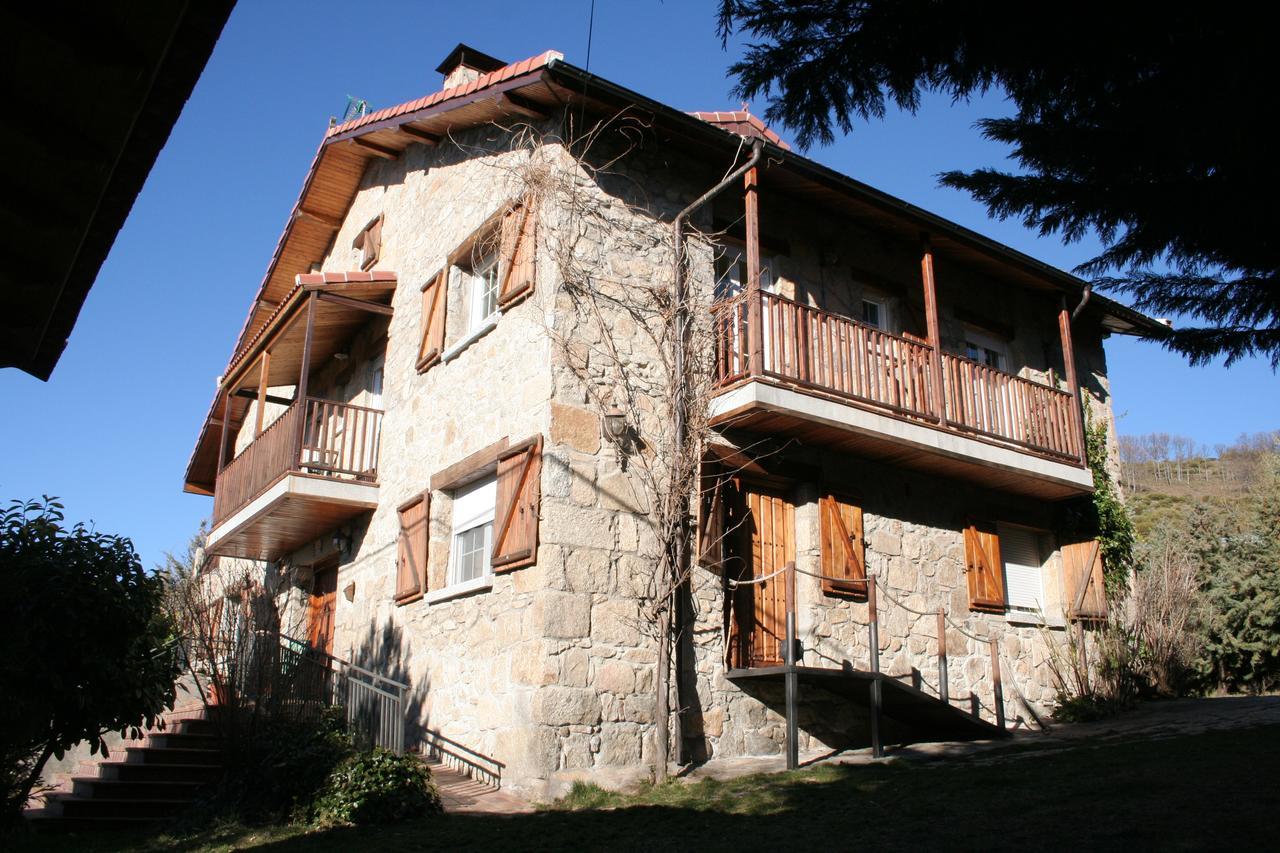 La Casona De Collado Guest House Hoyos del Collado Exterior photo